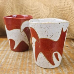 Conjunto de canecas de gato em cerâmica Sapecão vinho e branco