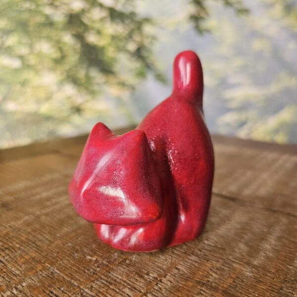 Pequena escultura de gato em cerâmica GATINHO DARTH Vermelho rosado