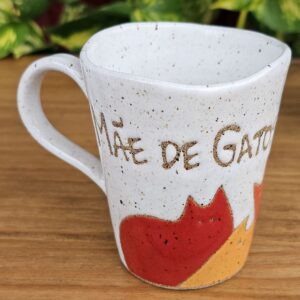 Caneca de gato em cerâmica Mãe de Gatos com Orgulho, feita e pintada à mão