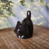 Pequena escultura de gato em cerâmica GATINHO DARTH preto
