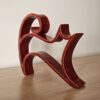 Escultura de gato Mini Striscia Sapecão vermelha em cerâmica