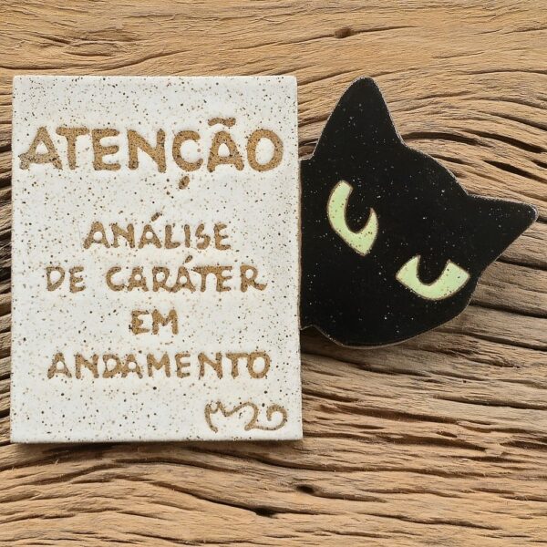 Placa de gato em cerâmica HAROLDO Caráter / Branco e preto